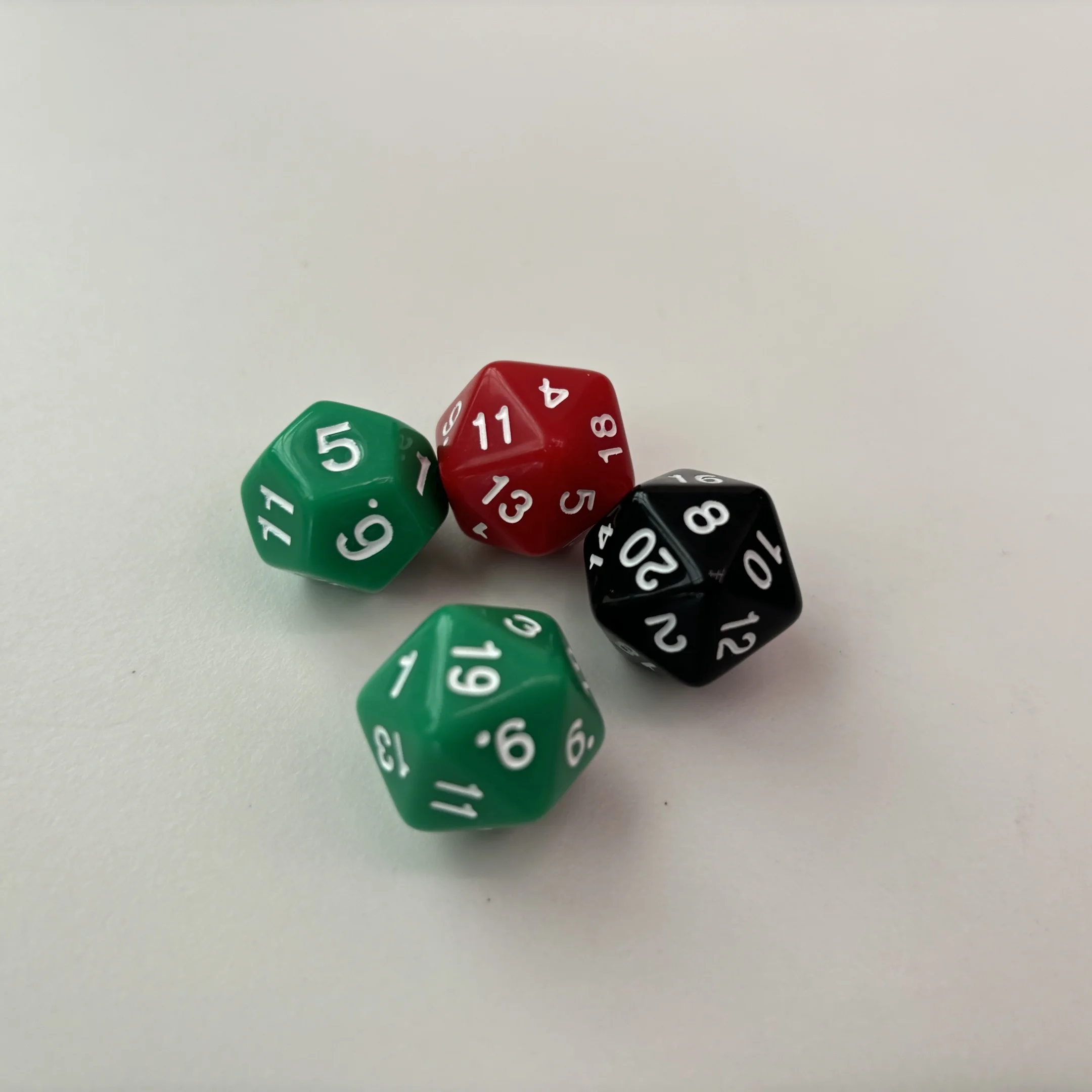 Wholesale Custom 16mm Acrylic D20 & round Polyhedral Dice Galaxy Starry with Golden Glitter for DND Board Games Resin Material