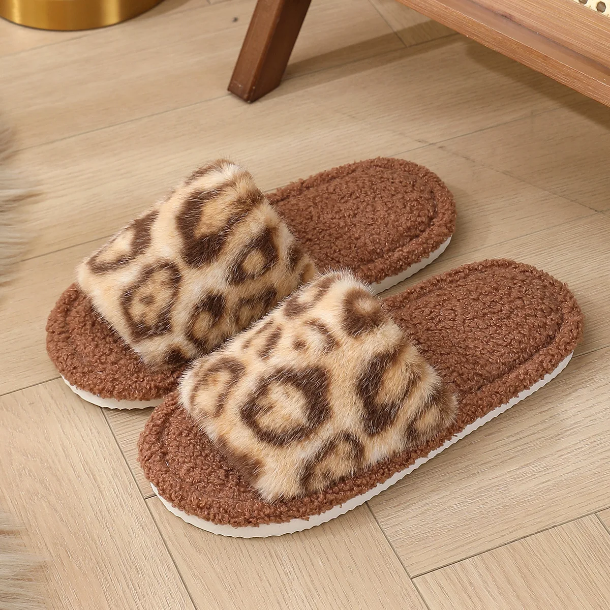 Wholesale Simple and stylish outdoor autumn and winter Korean version with cashmere warm plush slippers