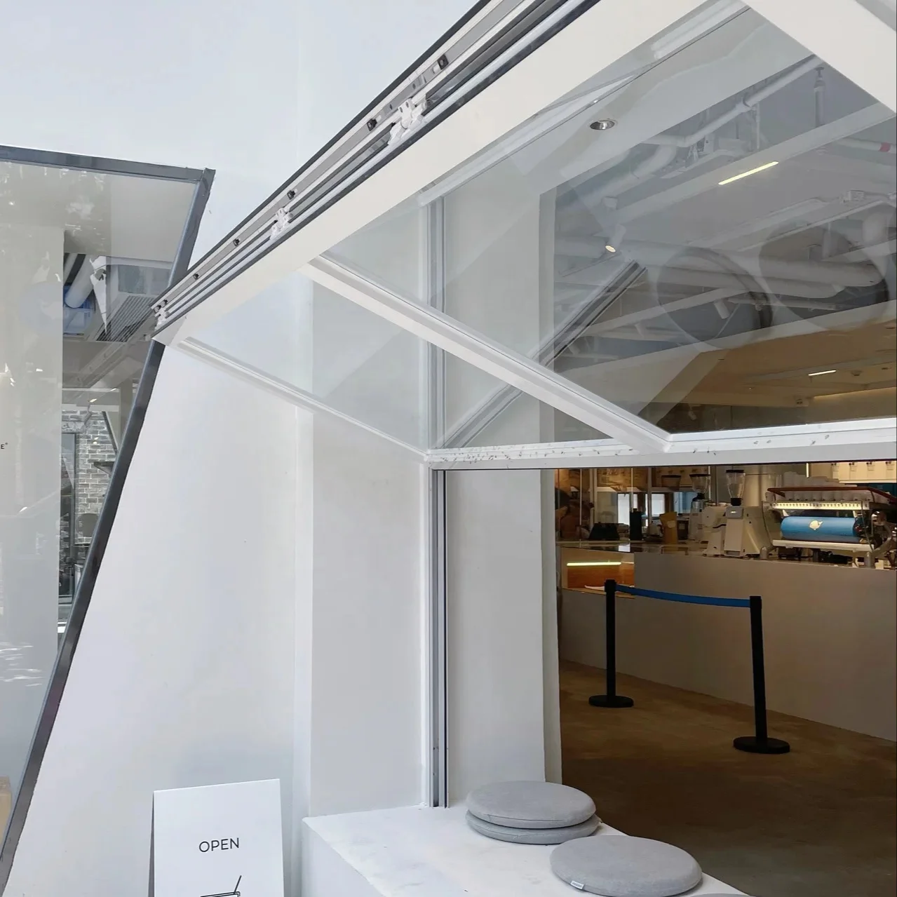 Canada single hung hurricane sliding glass vinyl window soundproof double hung pvc windows and doors