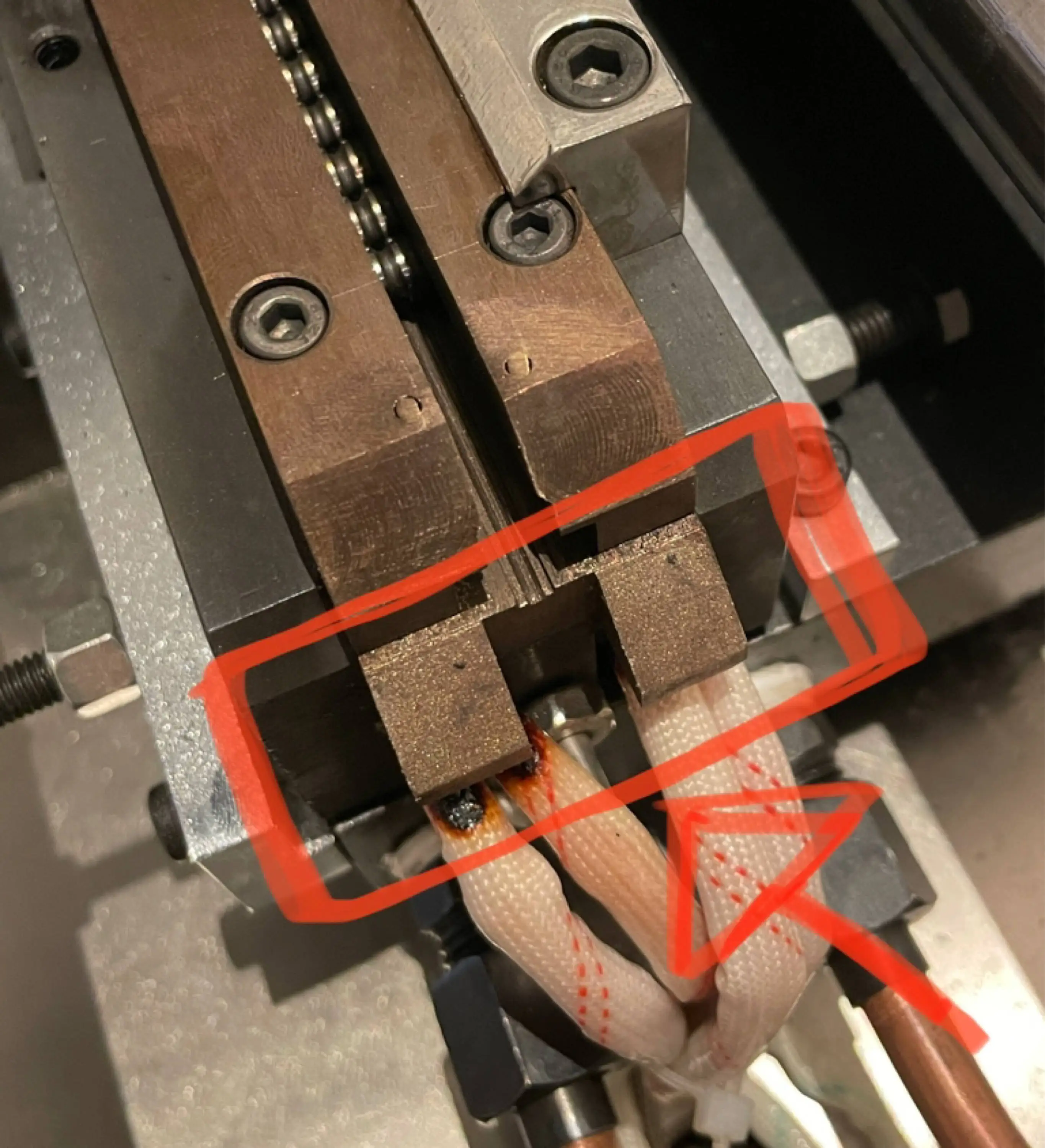 Spare Parts the metal piece with the groove for the metal core insertion machine