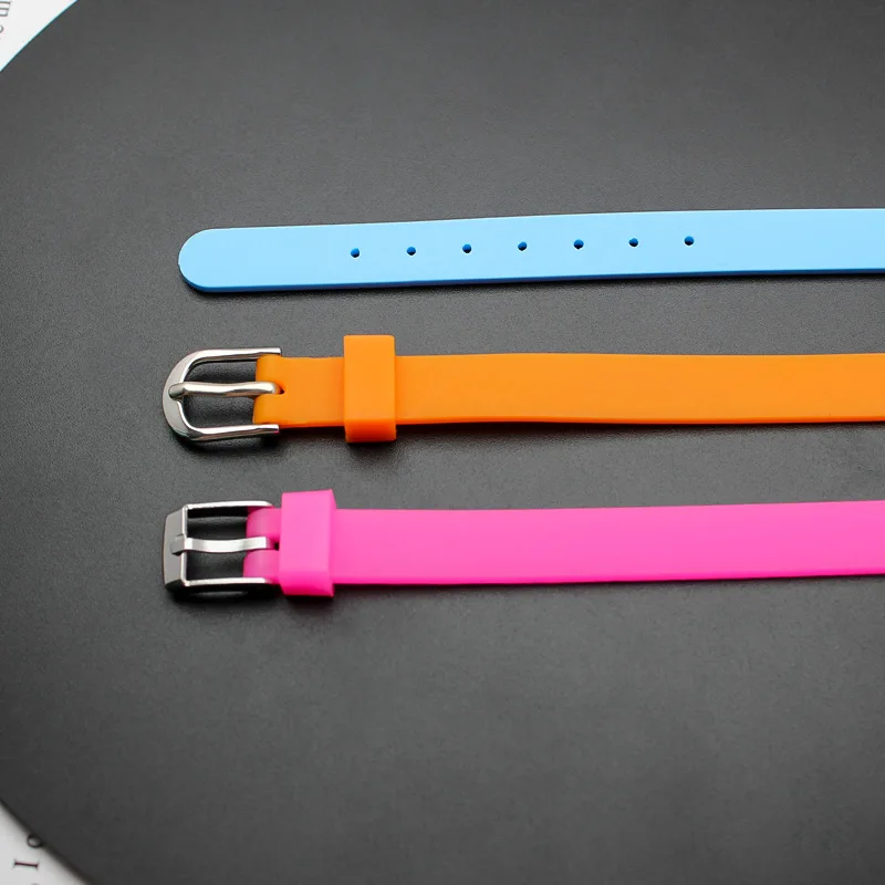 Hn Factory Wholesale Custom Logo Thin Silicon Bracelets Adjustable Rubber Basketball Wristband for Kids or Outdoor Advertising