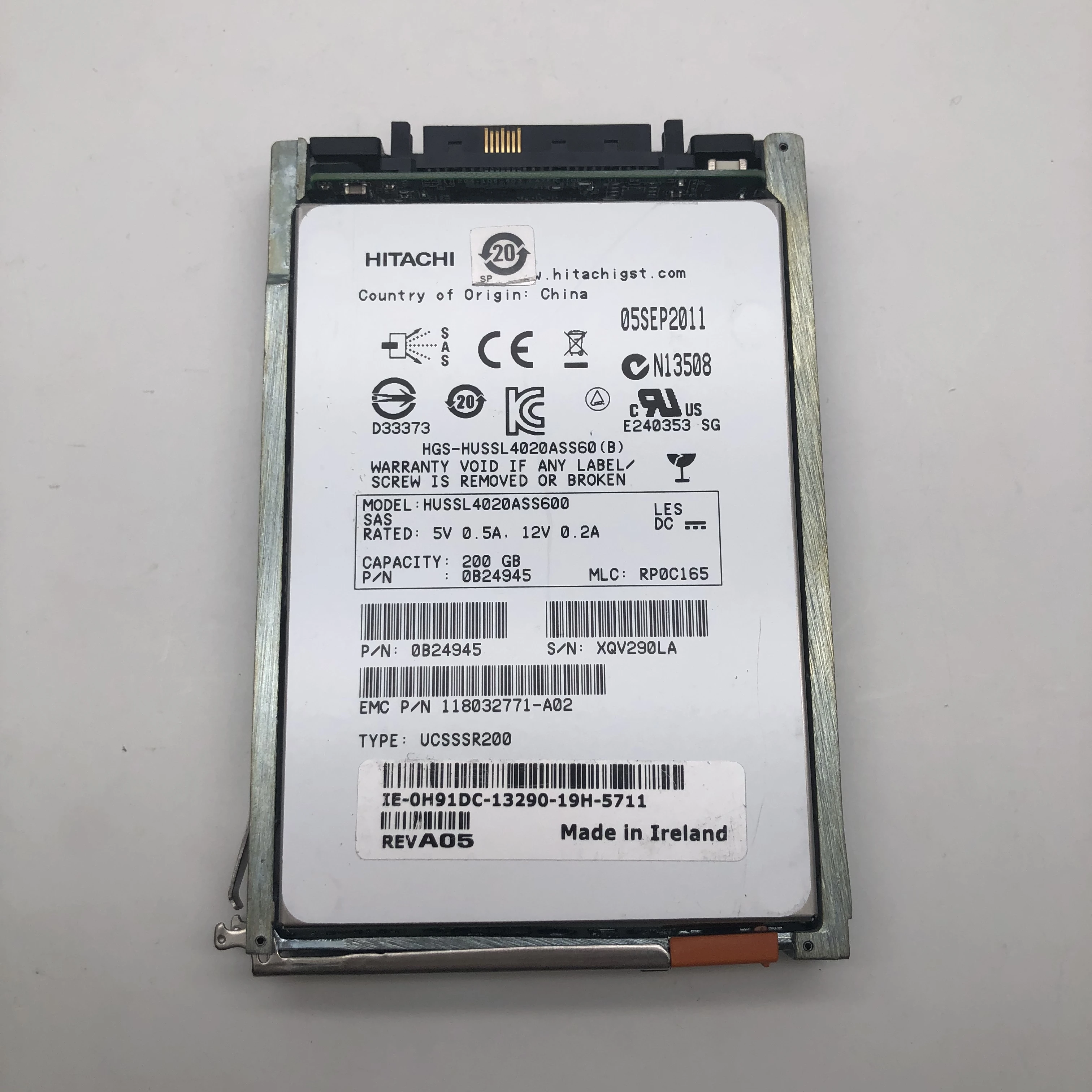 EMC VNX  800GB SSD 2.5 V4-2S6FX-800 005051130 25X2.5 DPE/DAE  SFF SSD