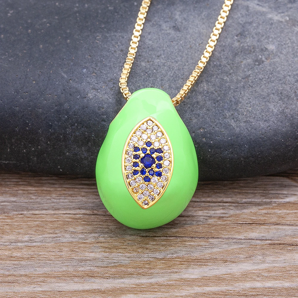 QIKU Hot Sale Papaya Shape Pendant Necklace Rhinestone Unisex Jewelry Gold Color Cubic Zircon Chain Customized  Wholesale Price