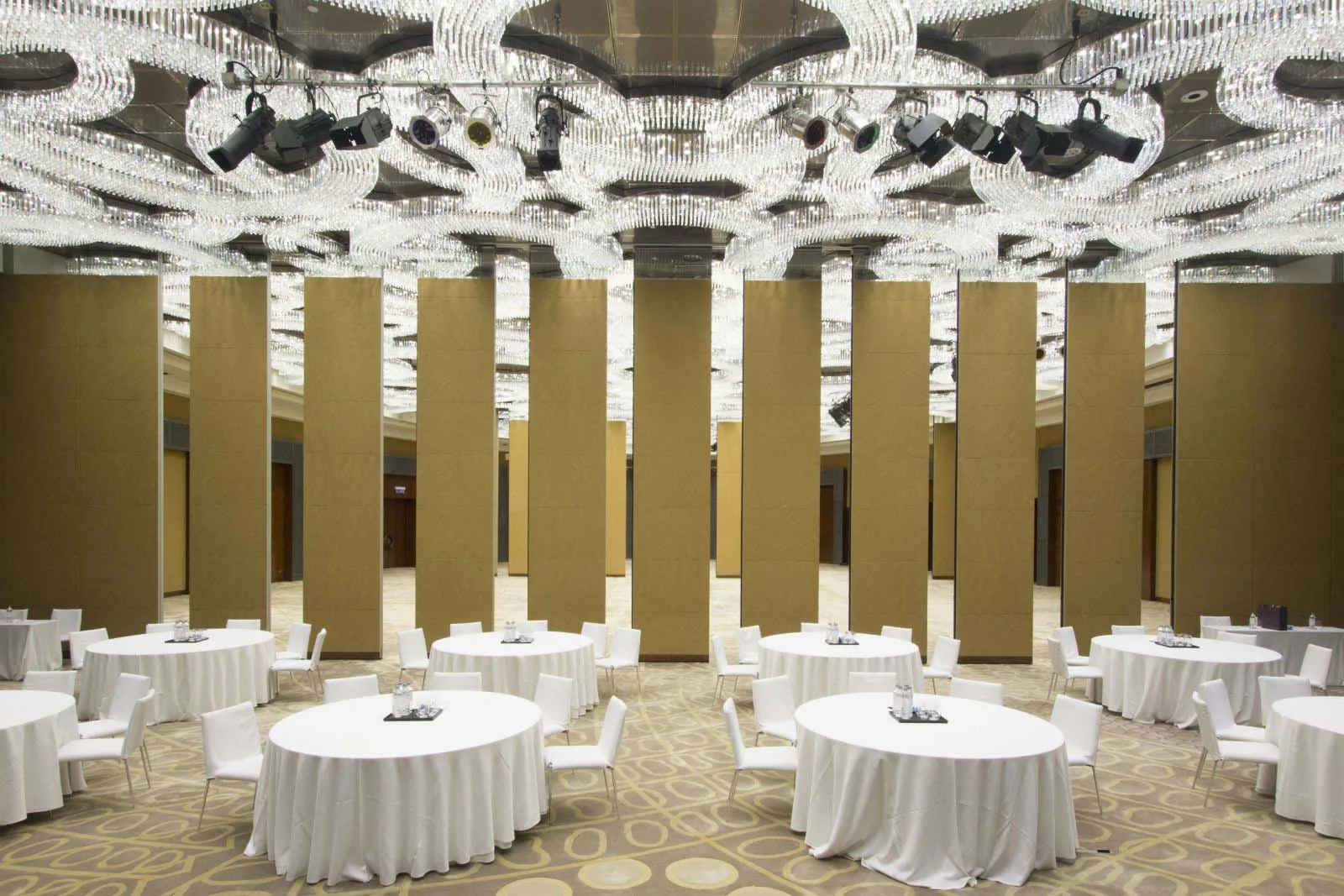Mobile walls partition sliding walls acoustic banquet hall movable wall dividers
