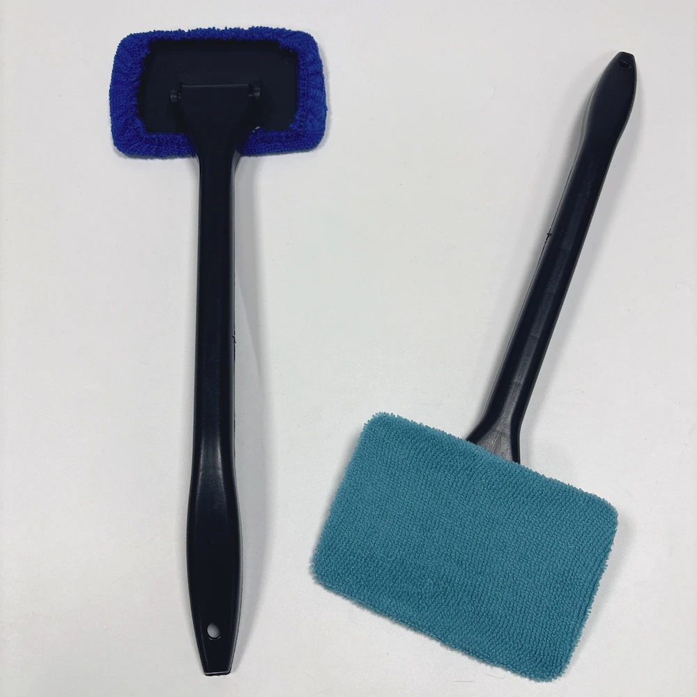 Car Window Cleaner, Interior Windshield Brush Tool, Detachable Handle, Washable Microfiber Pads for Cleaning