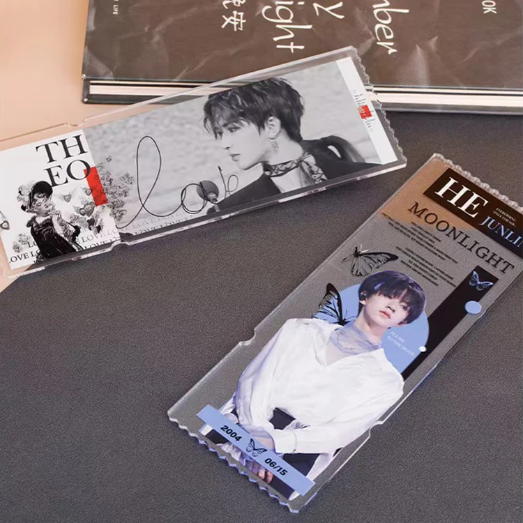 Clear Anime Kpop Photocard Printer Liquid Ticket Custom PVC Acrylic Photocard Holder Holographic Acrylic Photo Card Keychain