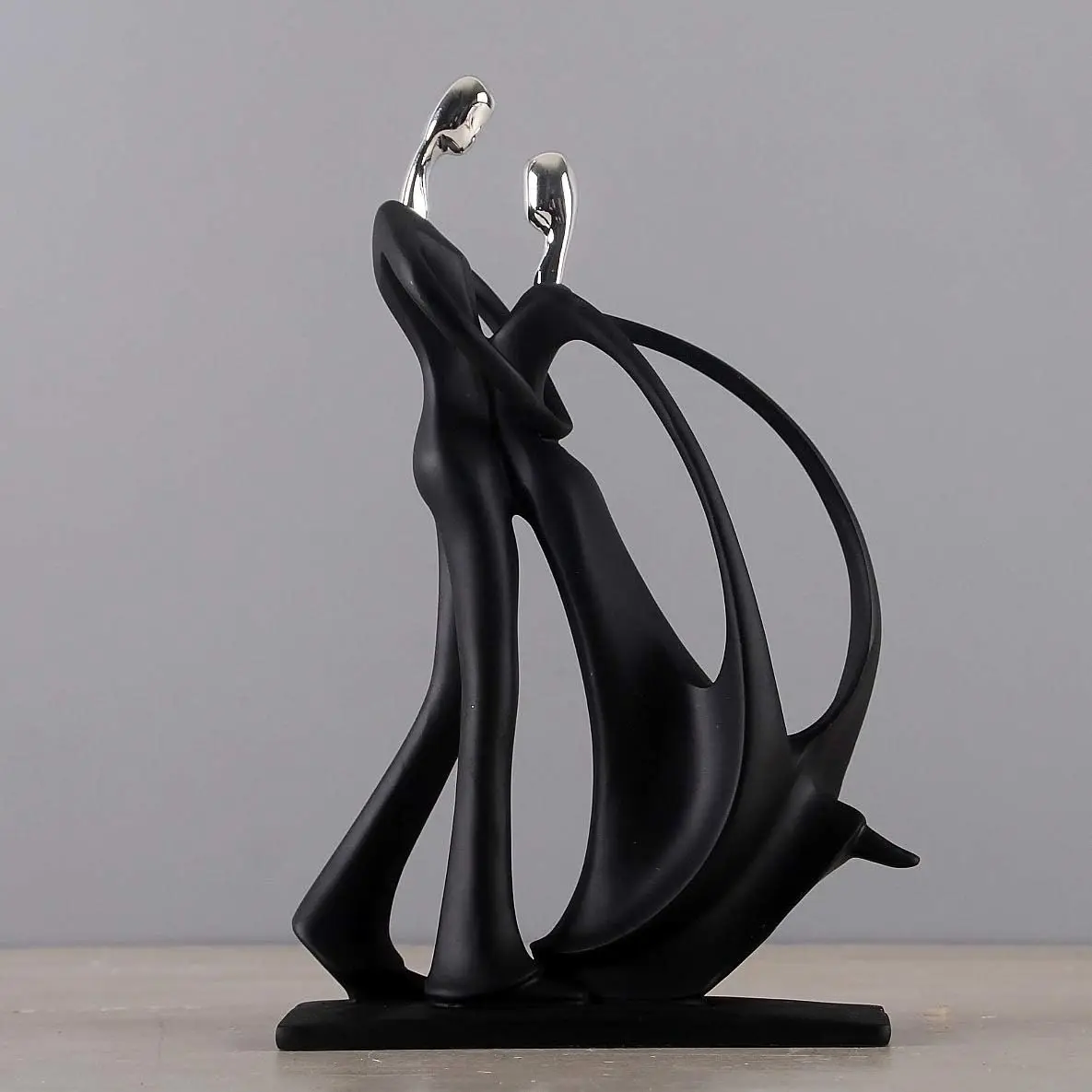 Romantic Accessories Handmade Resin Man And Woman Figurines Abstract Loving Dancing Couple Statues