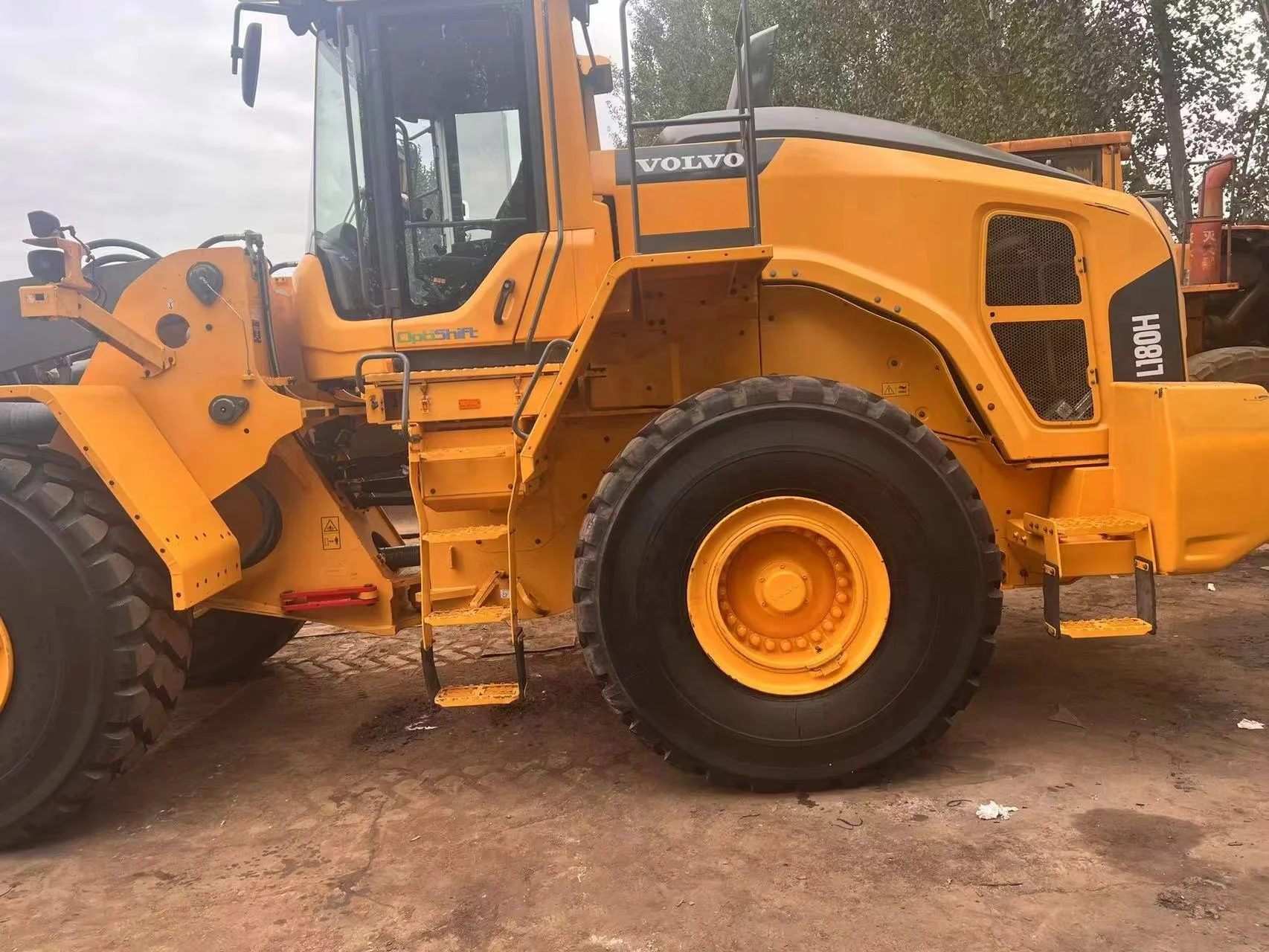 Высокопроизводительный использованный колесный погрузчик volvo L180H для горных работ