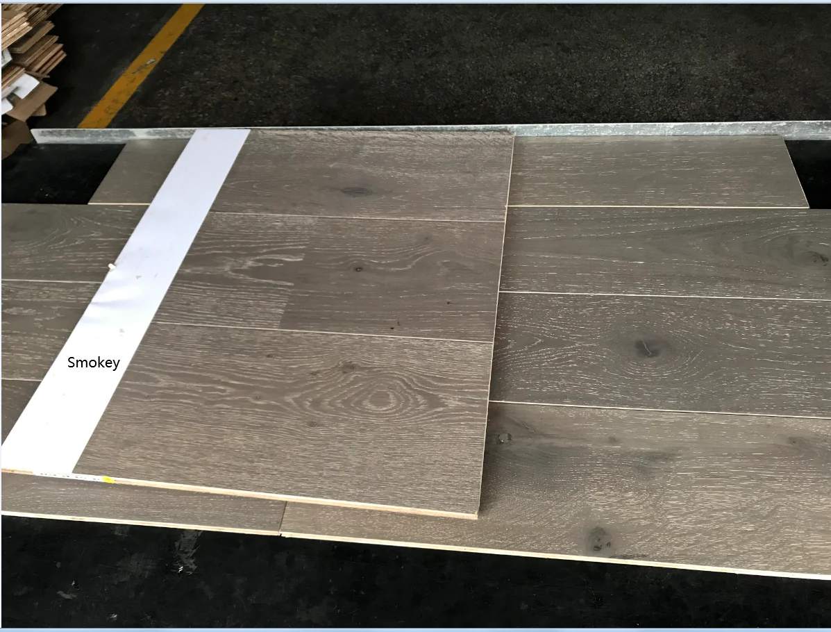 Factory Wholesale 12mm Wire Brushed European Oak Engineered Wood Flooring