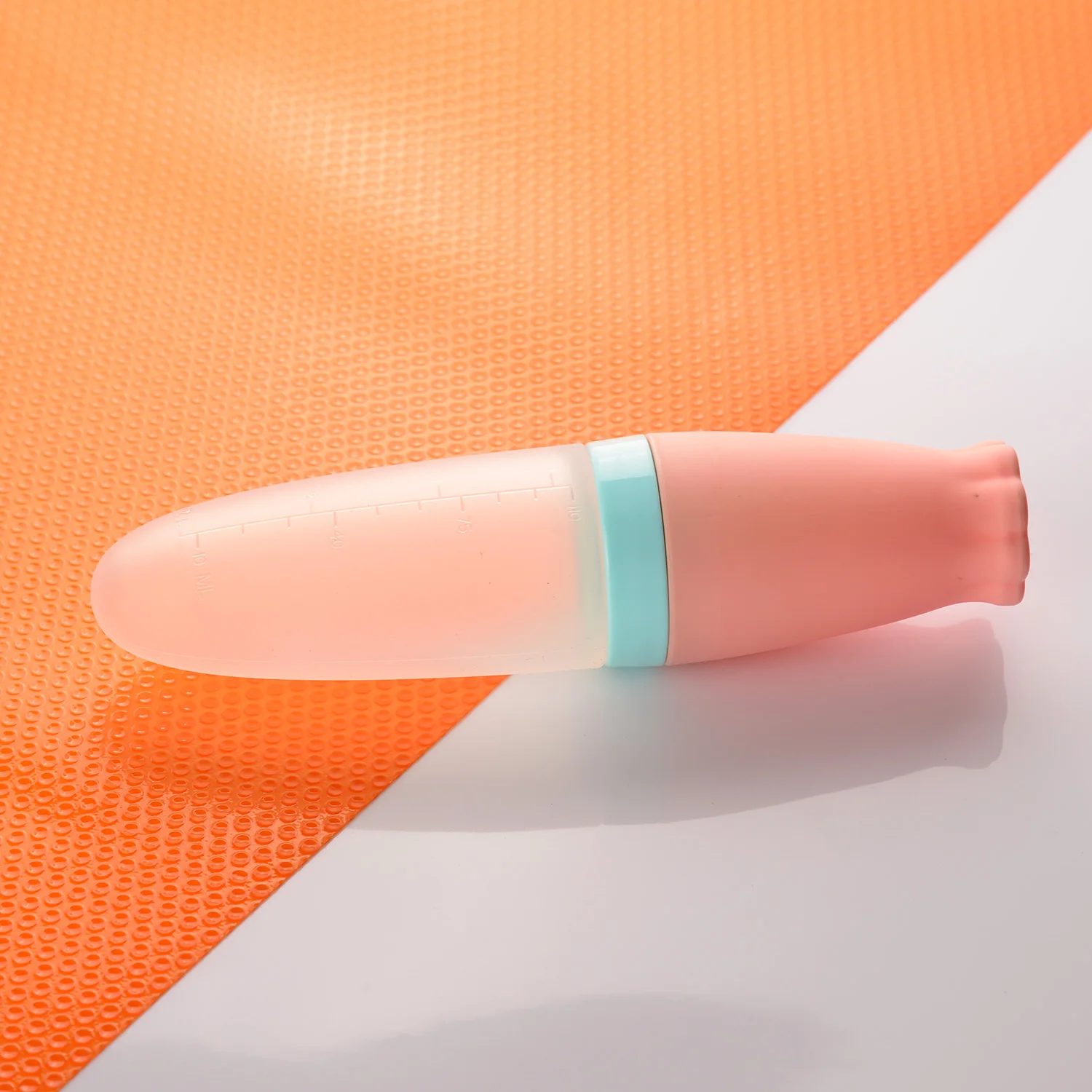 High-quality baby products feeder suction cup base with spoon complementary food baby silica gel rice paste bottle