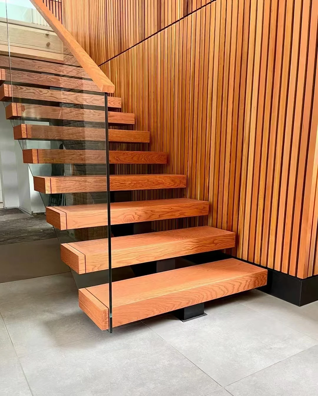 Оптовая продажа экономичный вариант алюминиевые дуговые плавающие лестницы с кабельными перилами одинарные Прямые Стальные и деревянные/стеклянные материалы