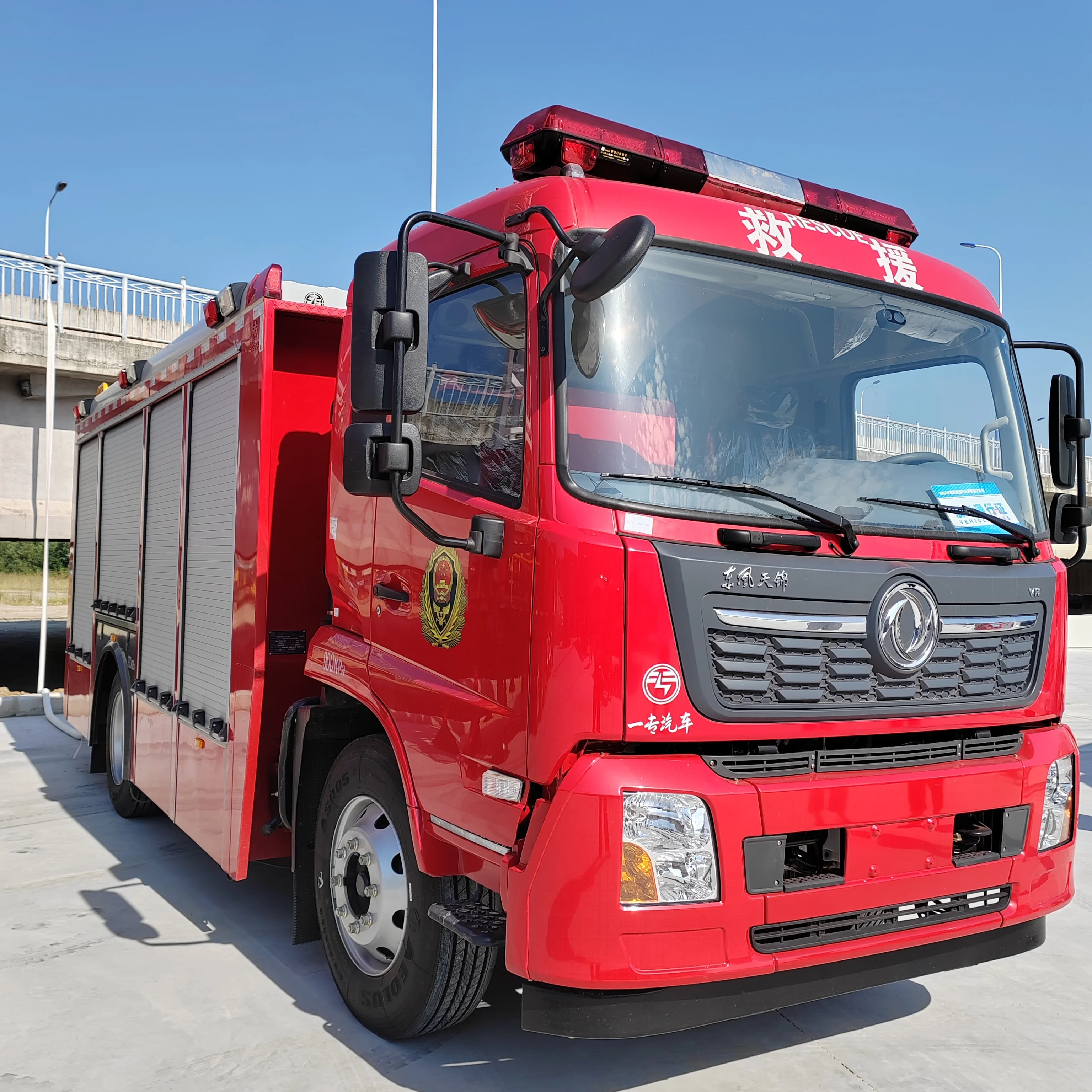 Used Dongfeng 4x2 Fire Engine Truck LHD Double Cabin Rescue Vehicle Manual Transmission Diesel Fuel Pump Motor Directly China