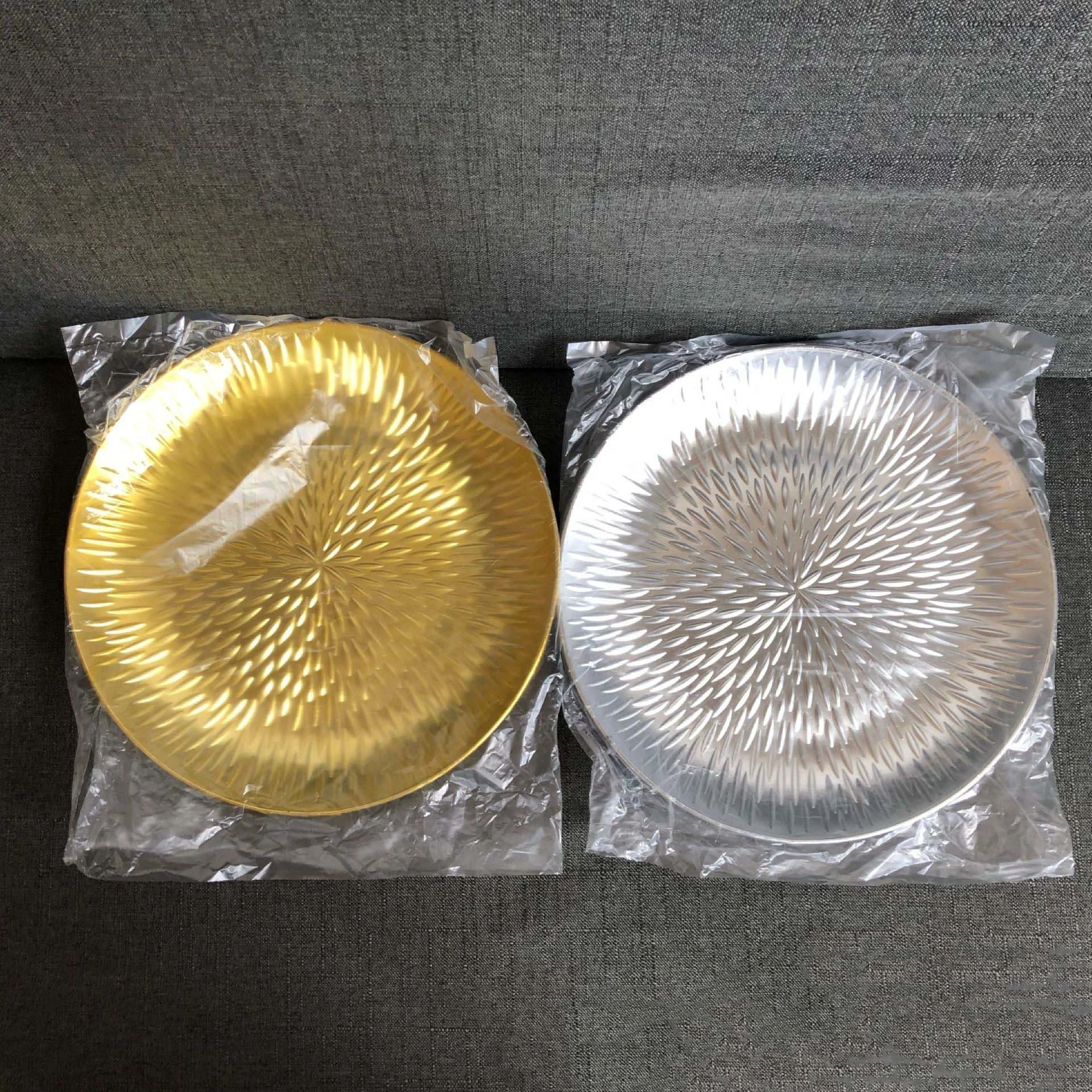 2 Size Bronze Color Round Distressed Wheat Pattern Fruit Dish Bowl Tray Decorative Charger Plate Photography Props for Products