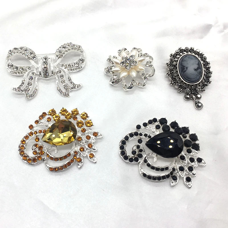 China wholesale diamond brooches jewelry latest brooch design