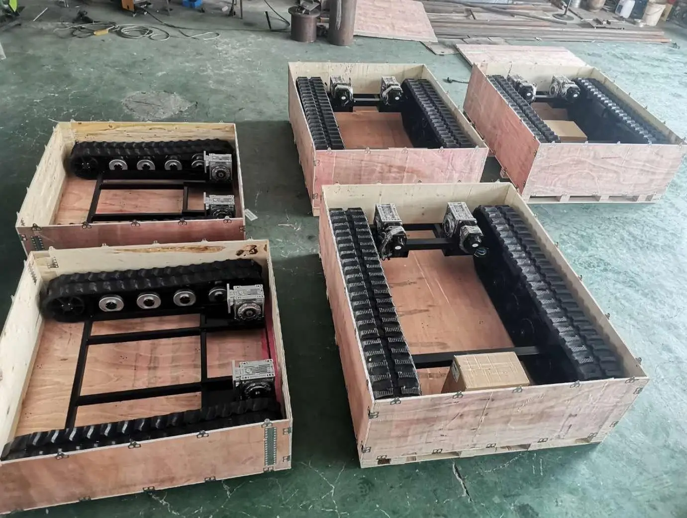 Customizable 24V 24V Mini Tractor Chassis Electric Robot Tank Rubber Track Excavator New Used Steel Gear Crane Carrier Farm