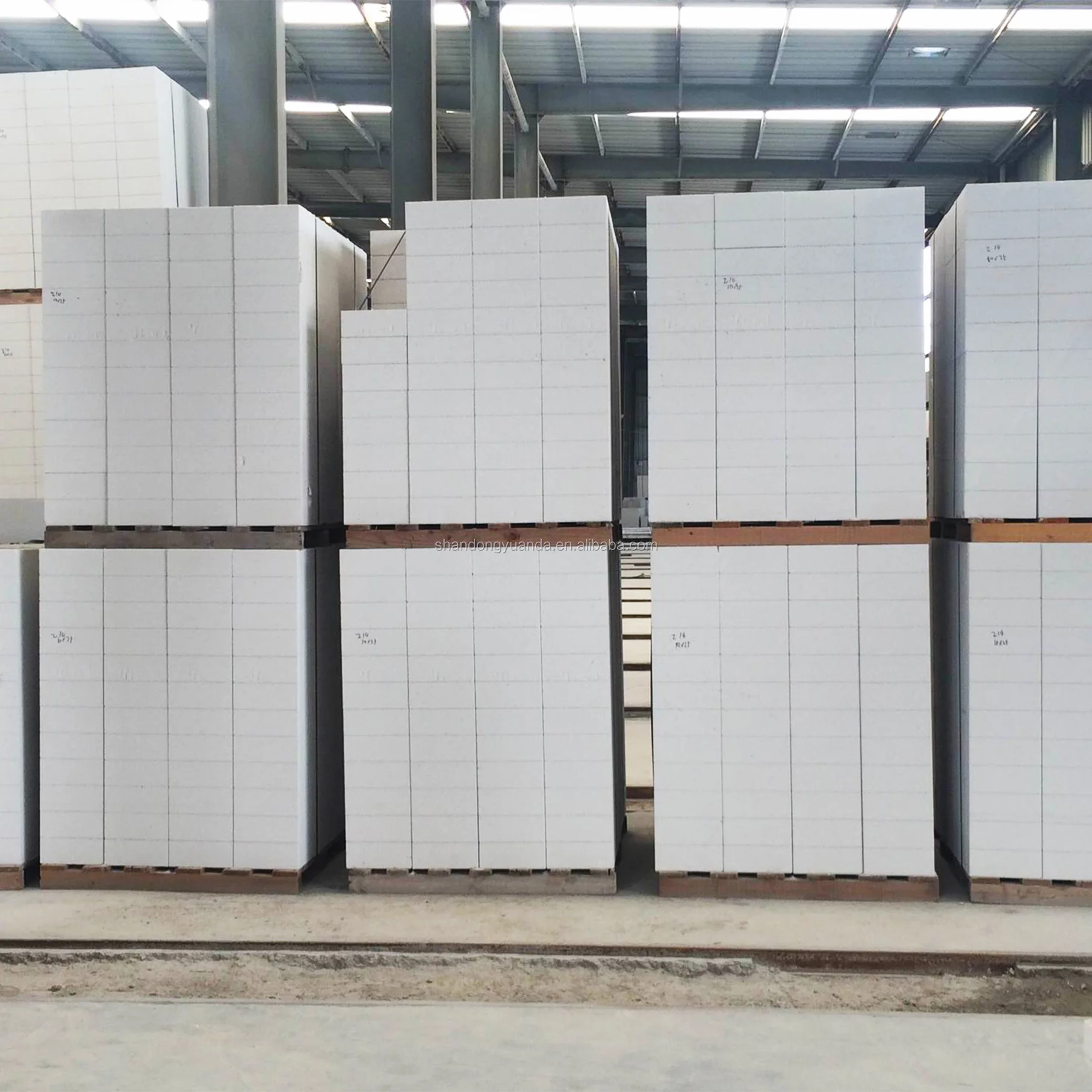 Prefab building use lightweight concrete AAC blocks for walls