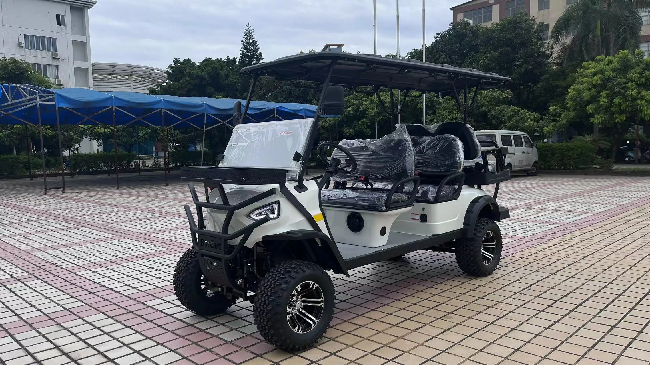 2023 New Design Golf Cart Vehicle Golf Carts Electric 6 Seater Sightseeing Bus & Car Golf Buggy Off Road Hunting Cart