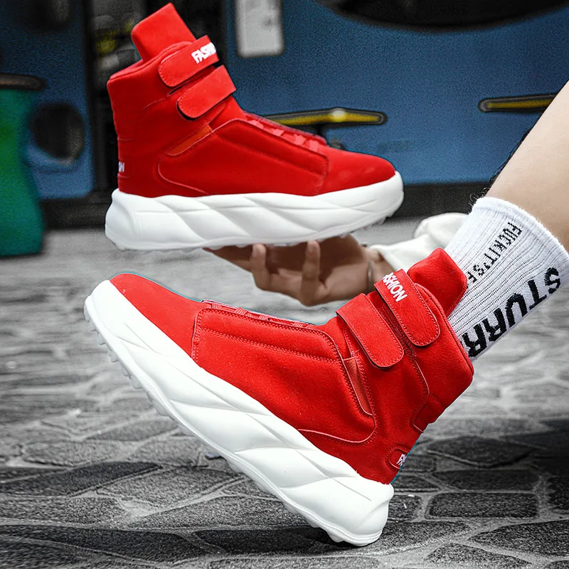 Hot Sale Men Skateboard Shoes Fashion Red Leather Sneakers Men Designer Shoes Comfortable High Top Mens Trainers Shoes