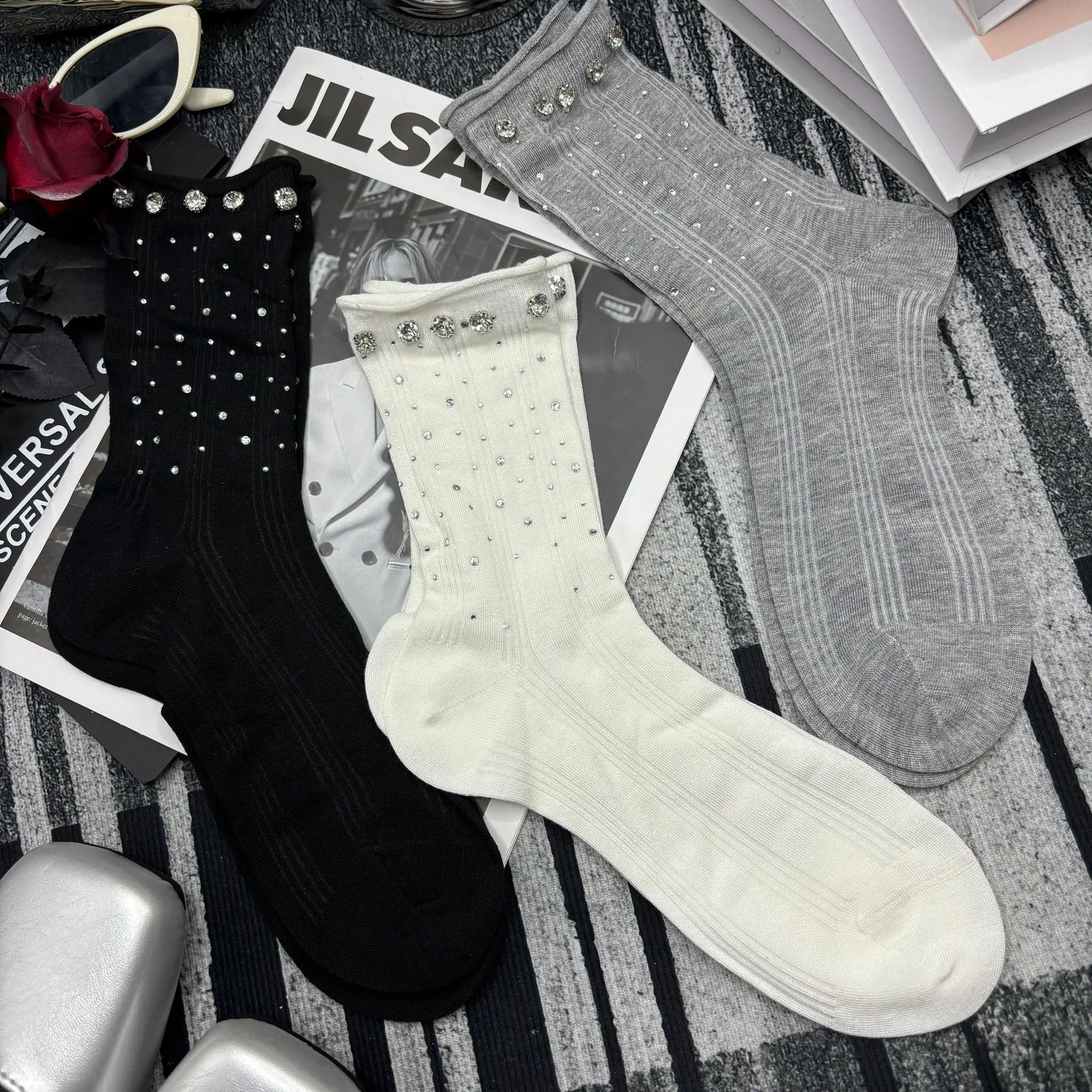Luxury Sparkling Shiny Thin Medium Tube Socks for Women Breathable Sweat Absorption Socks Full Diamond Glittering Mid-Tube Socks