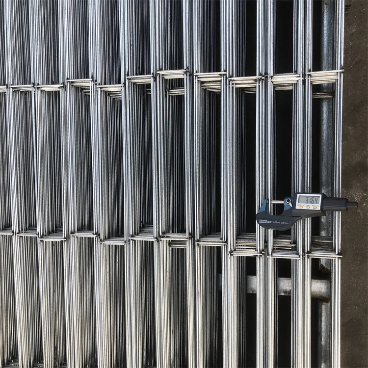 Factory Outlet  Popular Sale Cheap 4x4 2x4 16 Gauge Steel Wire Welded Galvanized Metal Wire Mesh Panel Fence