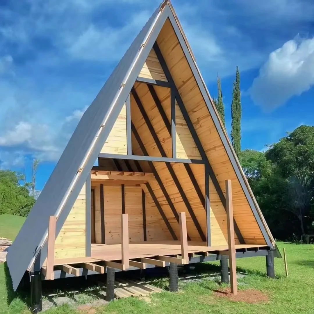 Custom Design Triangle Wood House Modern Modular House for Summer Camp Hotel Triangular Log House for Sale