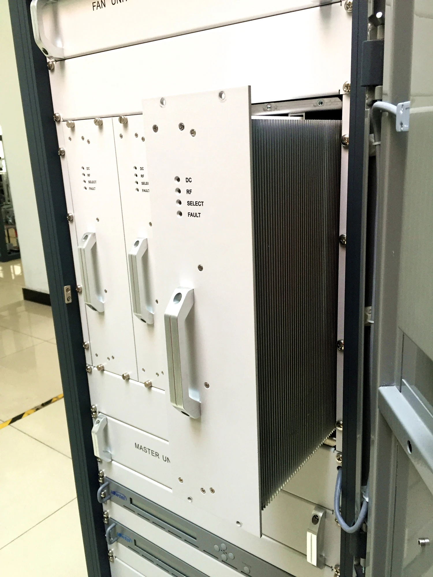 Warranty 6 Years - 1KW Digital TV DVB-T2 Transmitter