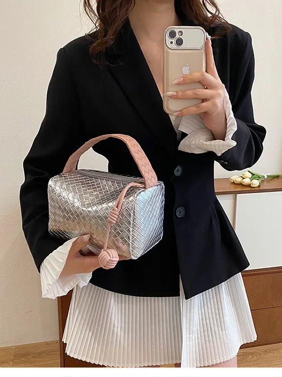 2024 new woven bag for women silver powder splicing wash and cosmetic bag texture versatile niche design  clutch purses handbag