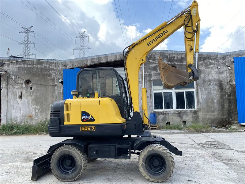 Hyundai 60W-7 подержанный колесный экскаватор 6 тонн мини аграрный строительная и техника