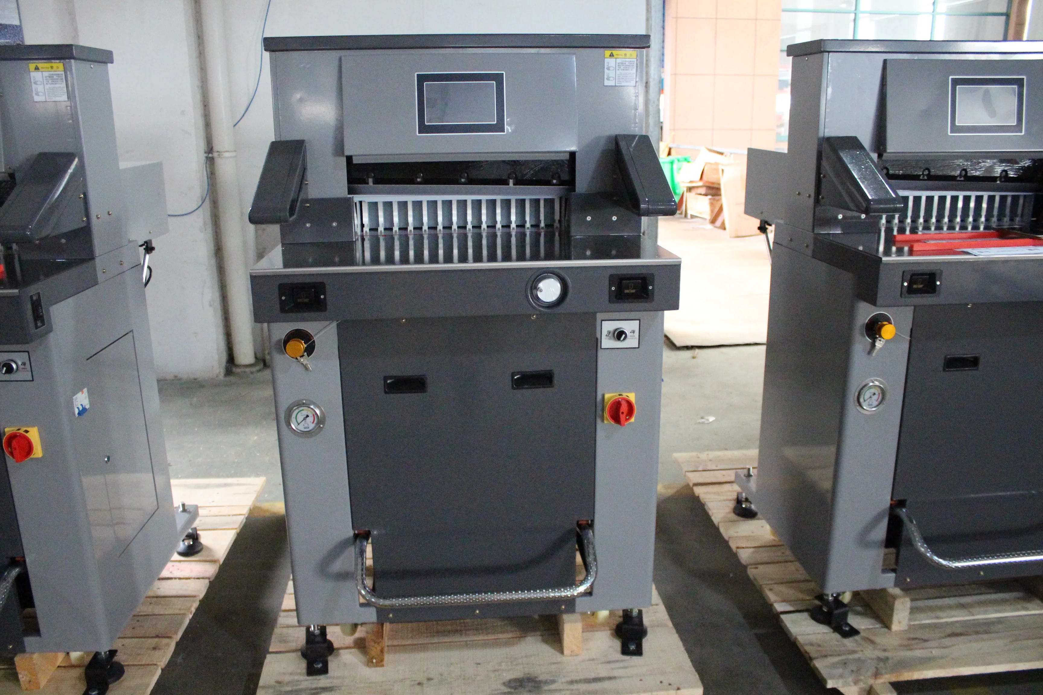 A3 paper cutter 490mm Electric Paper Cutting Machine H490TV7 Hydraulic Paper Trimmer FRONT