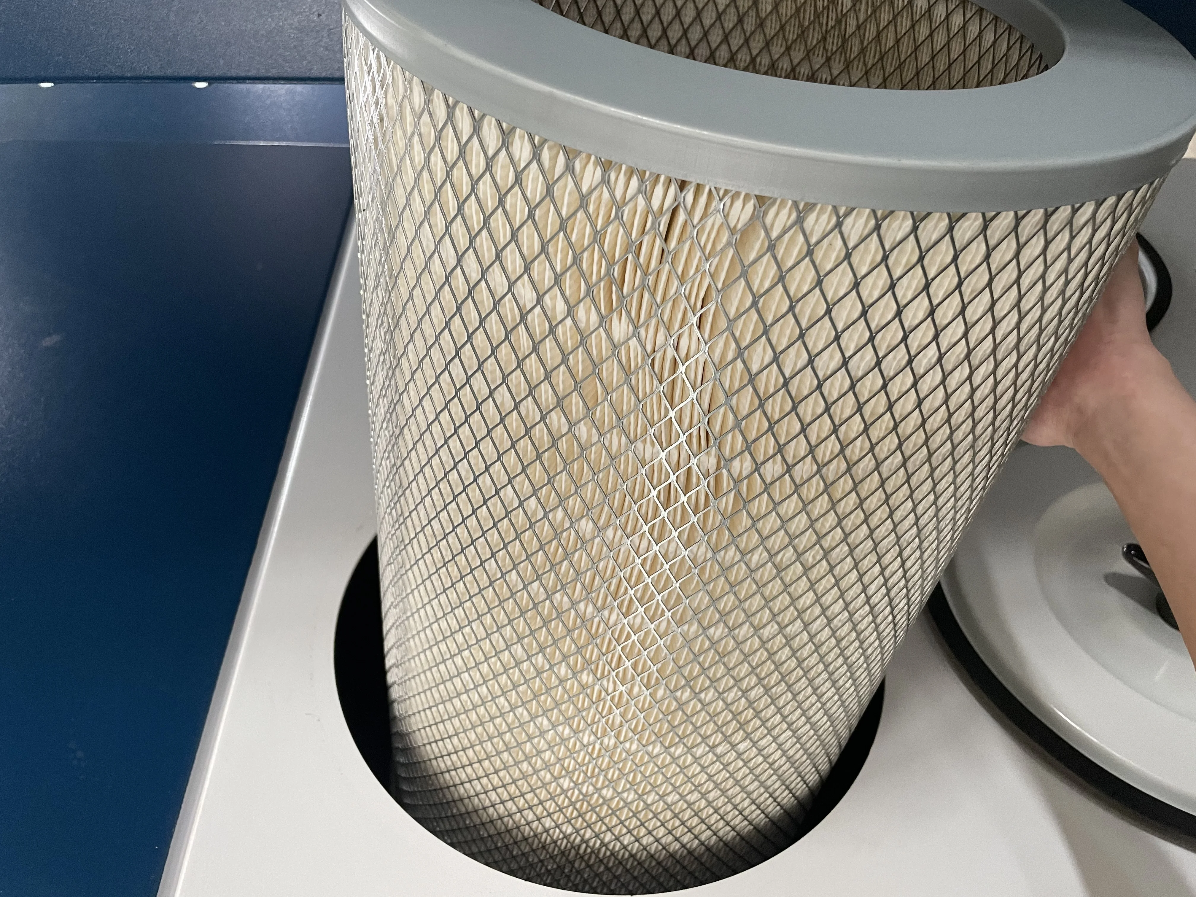 Cartridge Type Industrial Dust Collector specialized in Solving Indoor Industrial Dust Separation