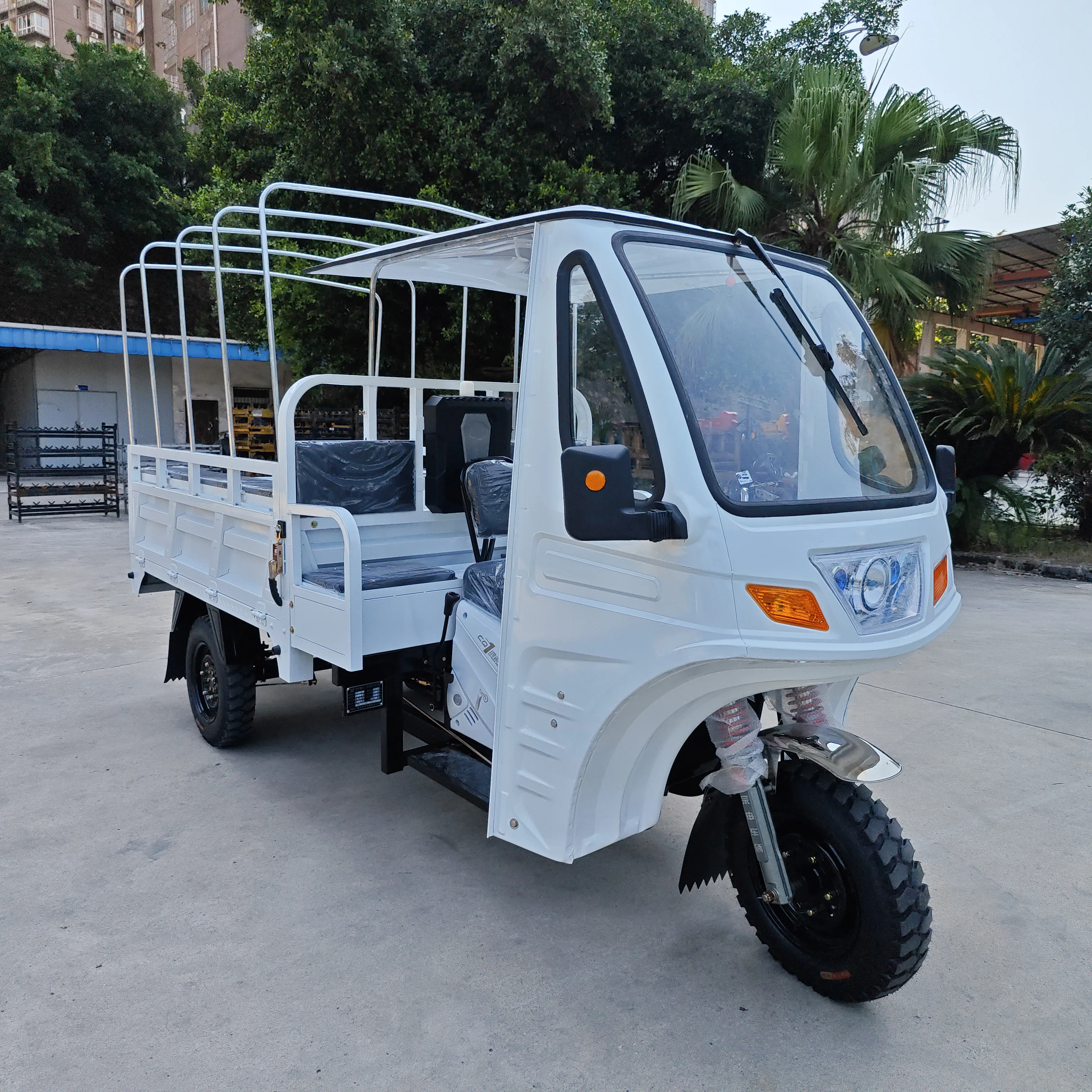 Super Loading 175cc Gasoline Motor Tricycle with 3 Big Wheels Newly Designed Open Body for Cargo and Passenger Petrol Fuel