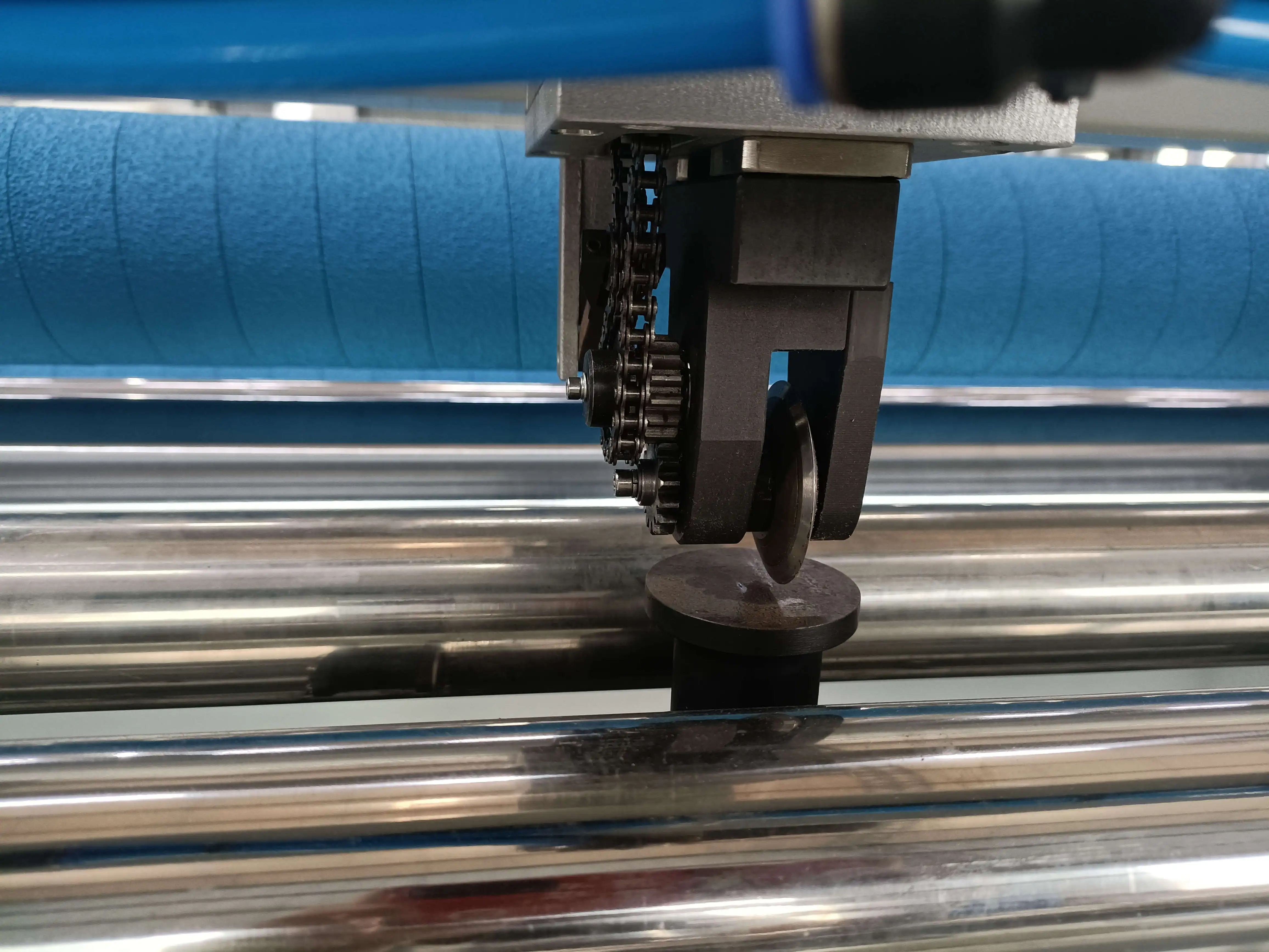 Installation Support Electric Round Knife Cloth Edge Cutter Apparel Fabric Roller Blinds Cutting Table Machine