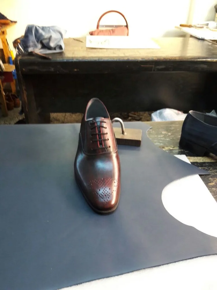 Лучшая Мужская официальная обувь высокого качества из натуральной кожи с узором крокодиловой легкая и круглая стелька EVA для осени