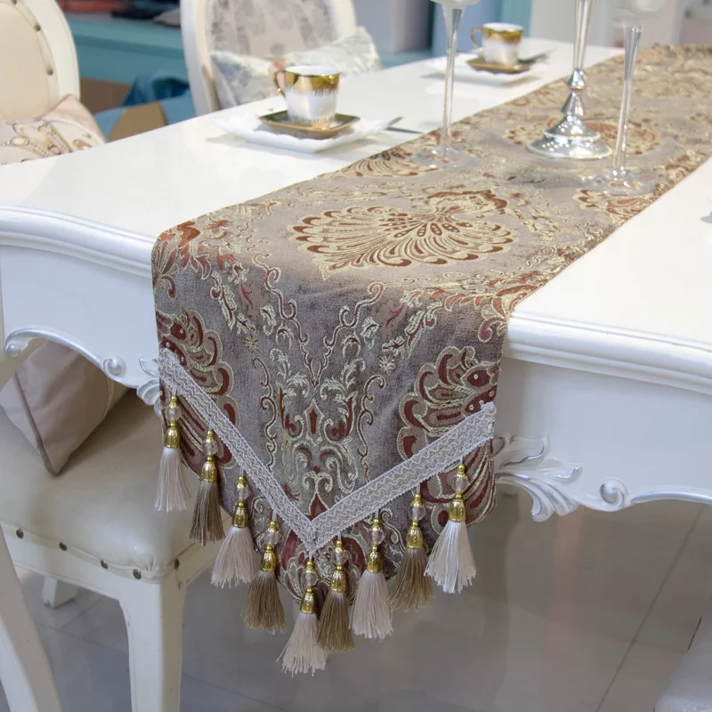
wholesale luxury European style chenille jacquard balls decorative table runner for home hotel bed banquet wedding 
