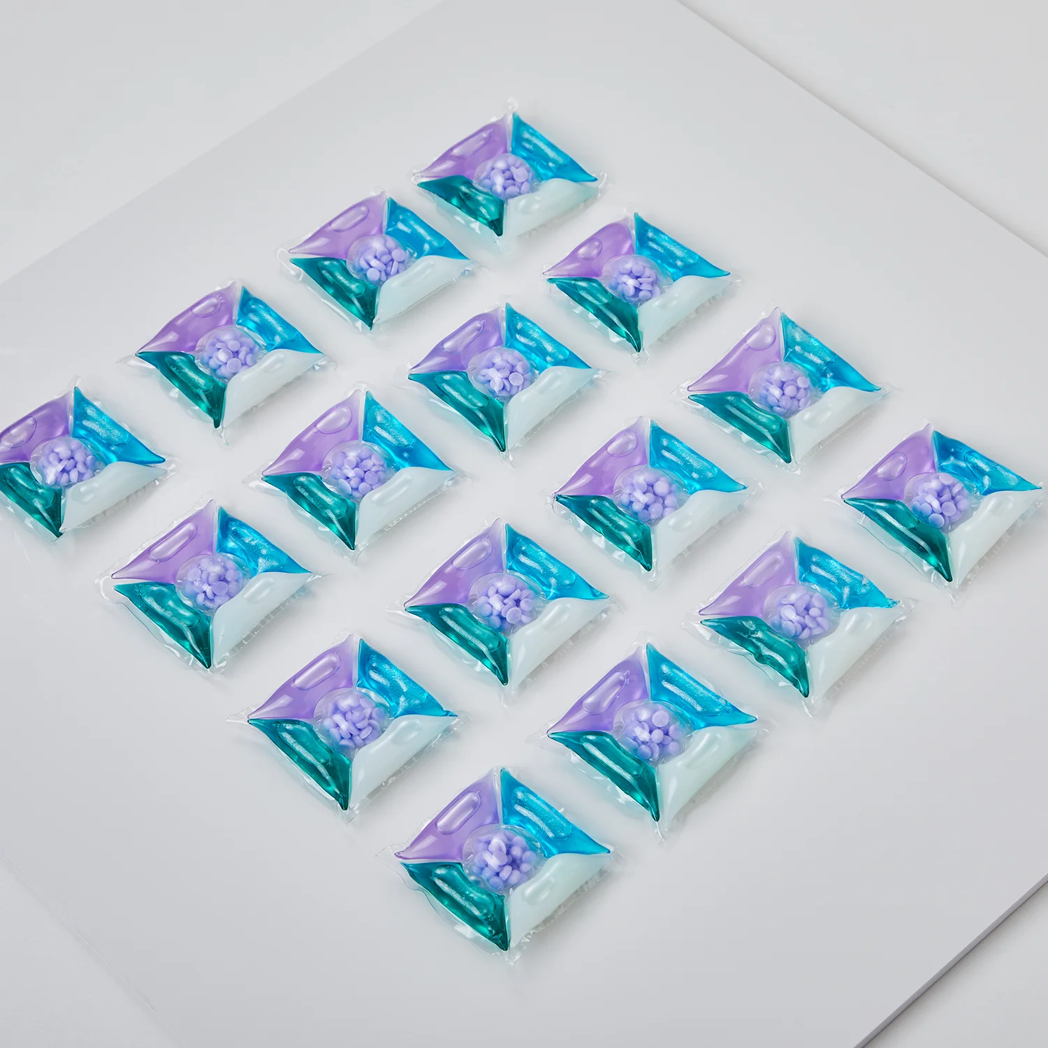 5-in-1 Tough Decontamination Laundry Liquid Capsules with Fragrance Enhancement Beads Disposable Laundry Pods for Apparel Use