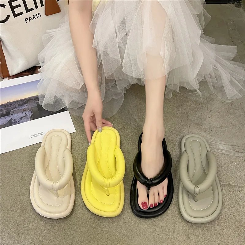 2021 Hottest Sell Fashion Women Beach Nude Slippers Non-slip Women Slippers Beach Walk  Fancy Slipper