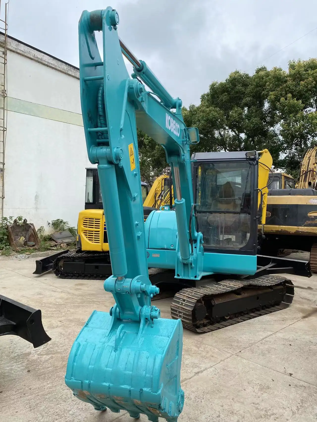Best sale construction machine used crawler excavator Kobelco sk60 in good condition hydraulic digger good price for sale