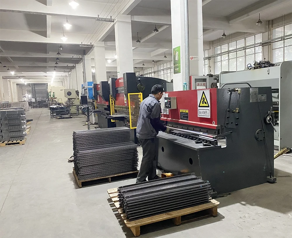 Wholesale Supermarket Shelf Accessories Chrome Wire Basket Shelves With Dividers