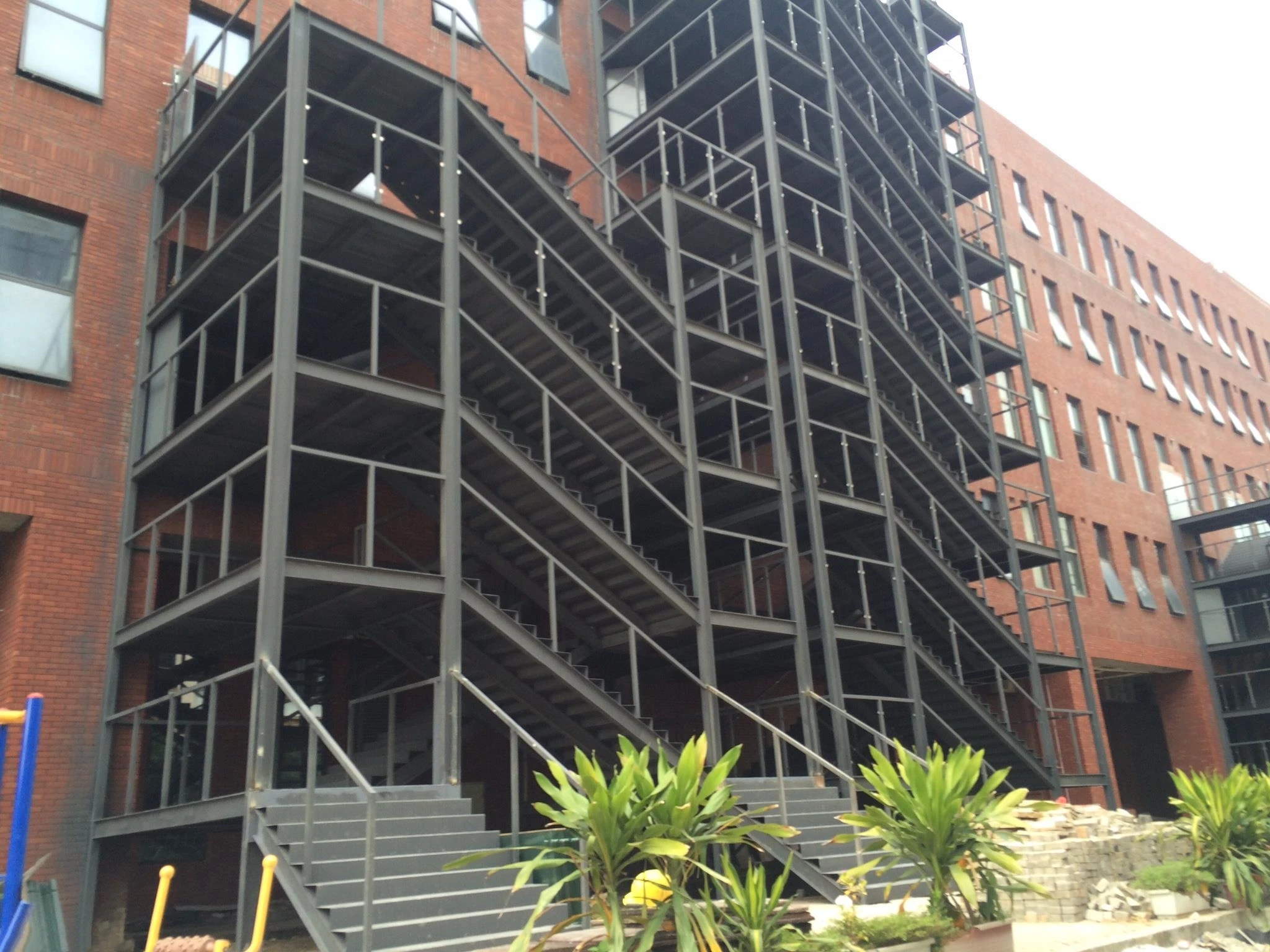 Durable and High-quality Modern Interior Outdoor Beam Floating Staircase Design Metal Steel Stairs