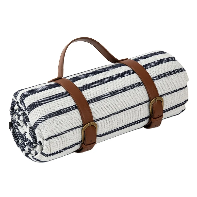 
Amazon Mini Waterproof Rug Tartan Plaid Black Acrylic Blankets Branded Leather Handle Picnic Blanket 