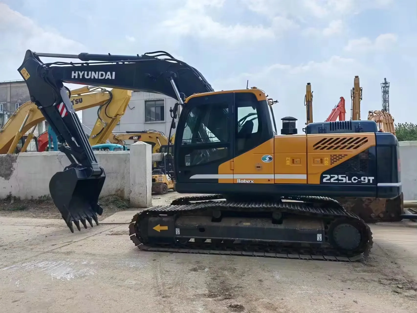 Original Korea Used 33 Ton Second Hand Excavator With Low Working Hour In 90% New Used Hyundai 330 Excavator For Sale