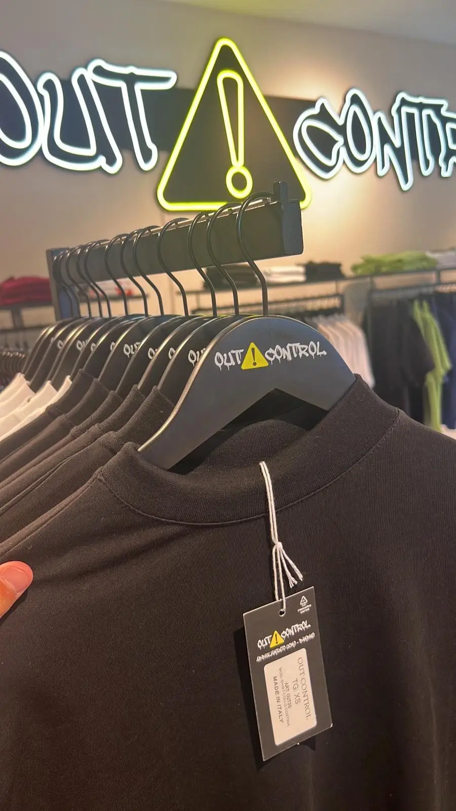 Custom brand clothing store solid wood hangers for the supermarket quality wood hangers wholesale