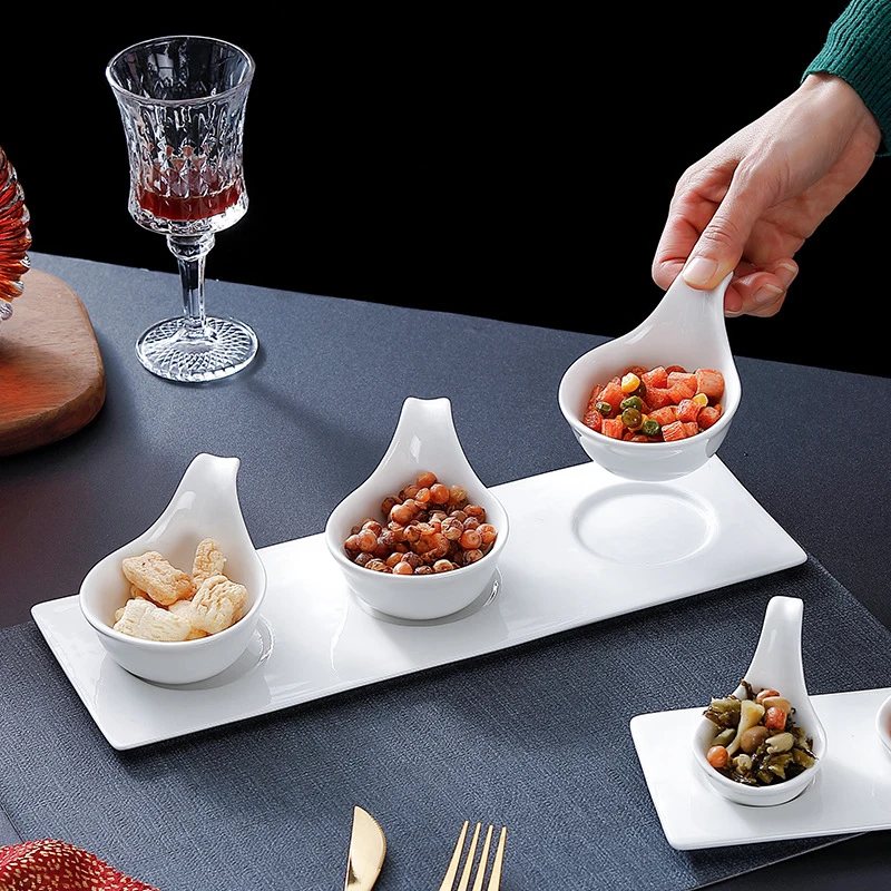 Catering Seasoning Sauce Dish Ceramic White Dipping Bowls Set with Tray Caviar Spoons Dipping Bowls for Snack Appetizer Dessert