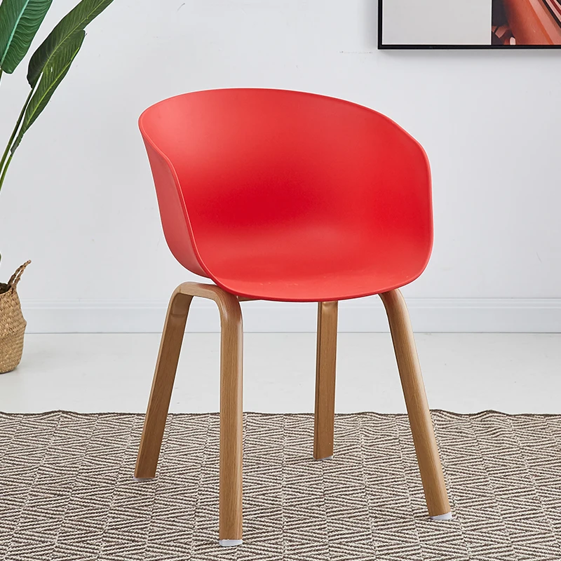 Оптовая продажа дешевая мебель для столовой кресло скандинавский полипропиленовый пластиковый обеденный стул с металлическими ножками