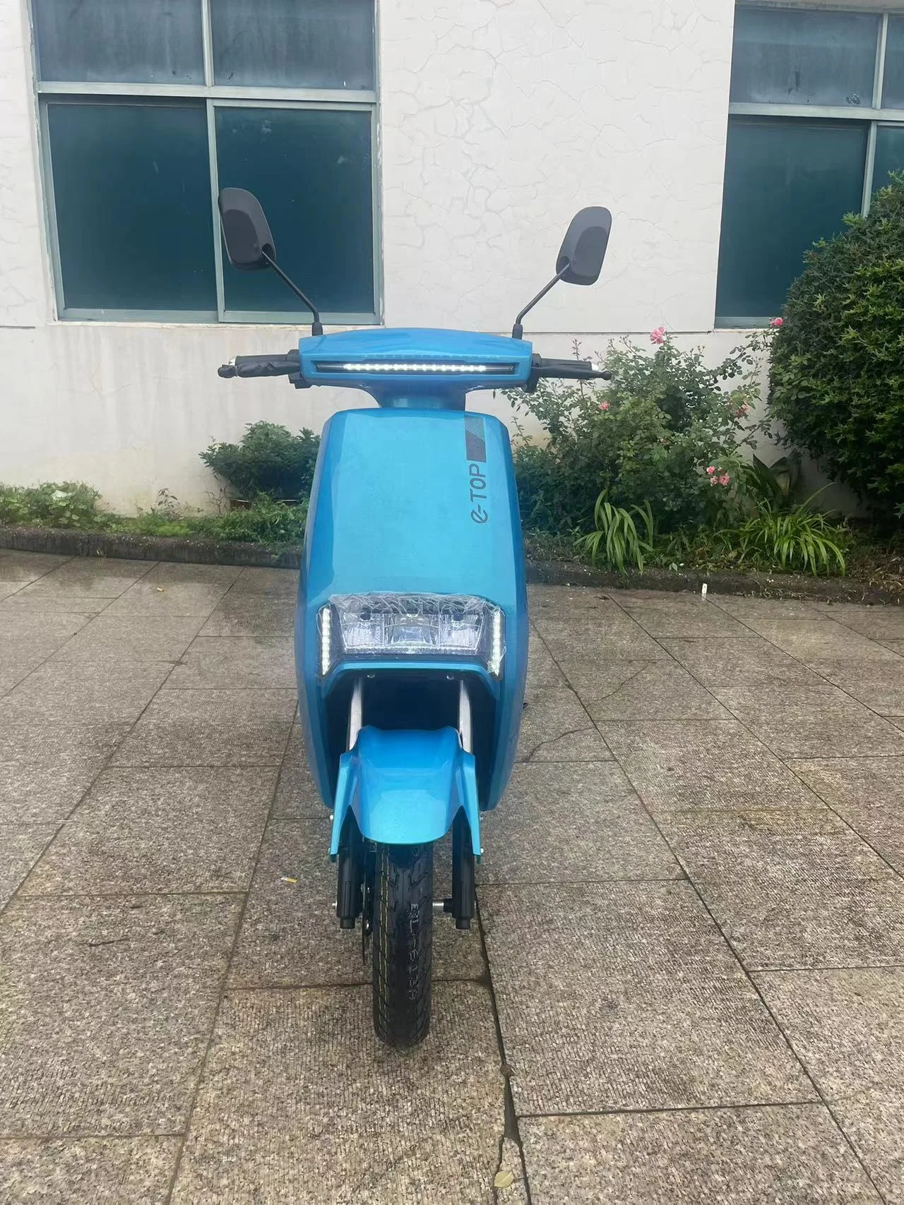 2500W 72V20AH graphene battery strong powerful electric scooter