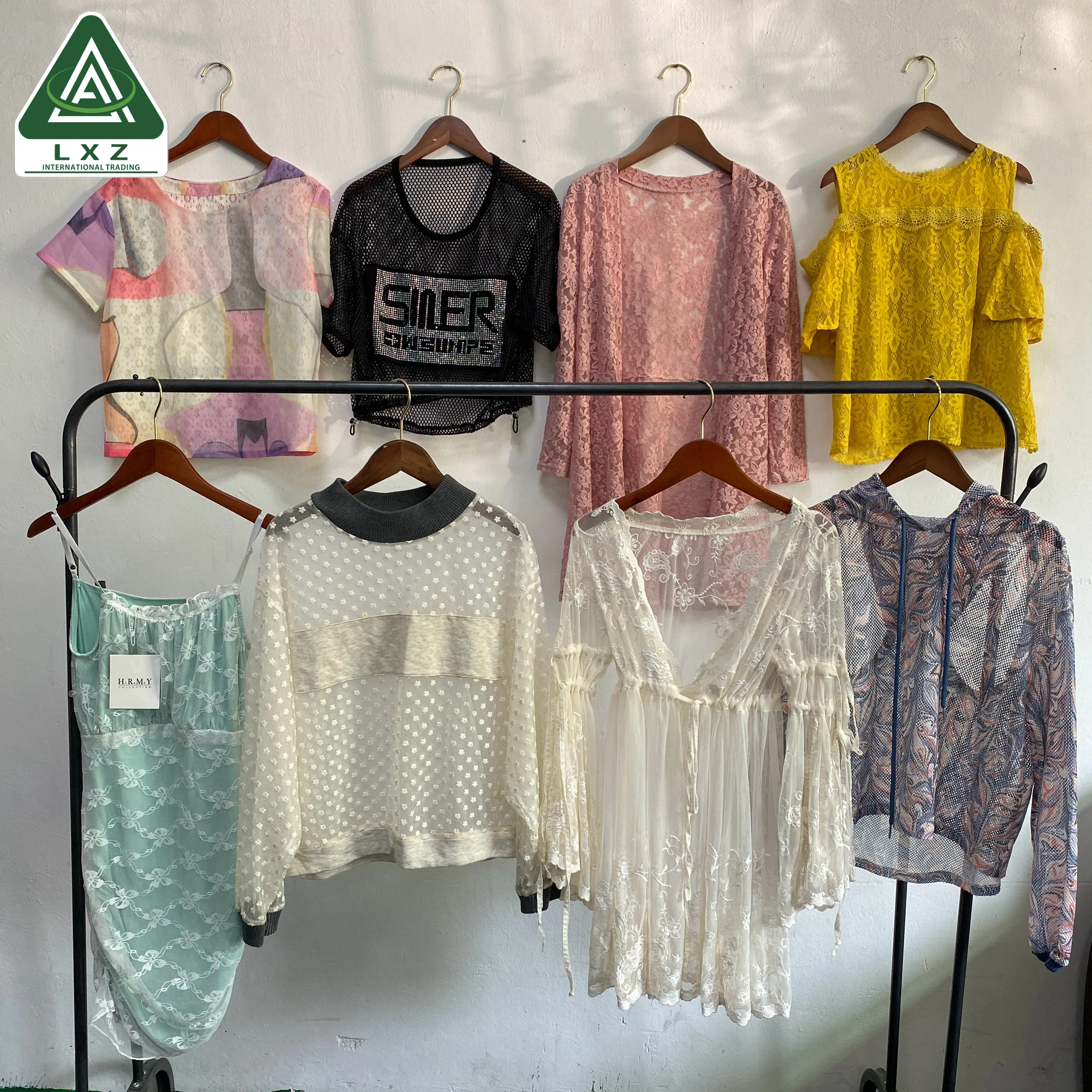 USED LADIES KNIT MESH BLOUSE  Second Hand Ladies Knit Mesh Blouse
