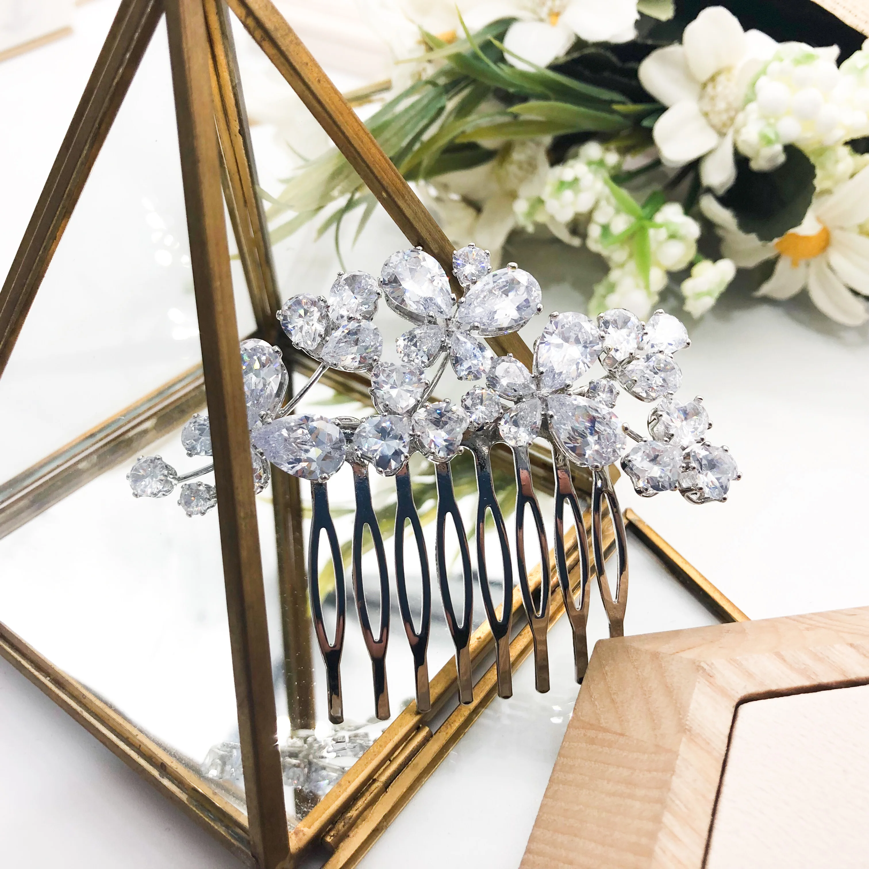 Оптовая цена Свадебный Цветочный головной убор с Цирконом Свадебные ювелирные изделия женская свадебная расческа для волос
