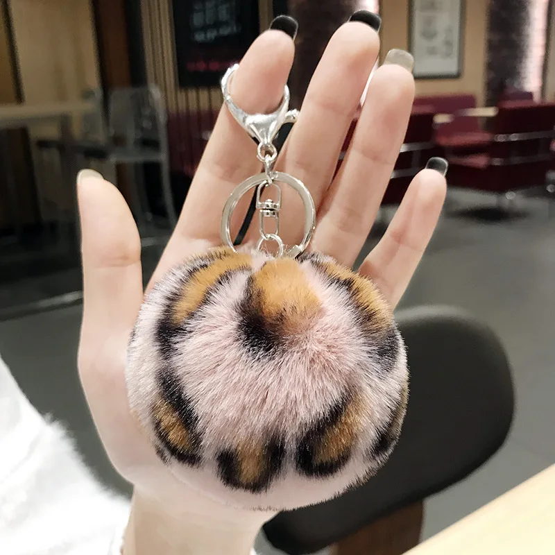 Good quality Leopard print love fur fluff ball keychain Car handbag pendant  promotional pompom Keychain for women