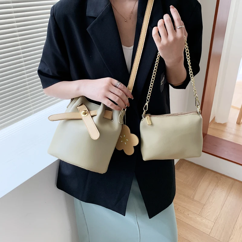 Factory Wholesale Handbags 2022 young lady new fashion hand bags popular design purses for women