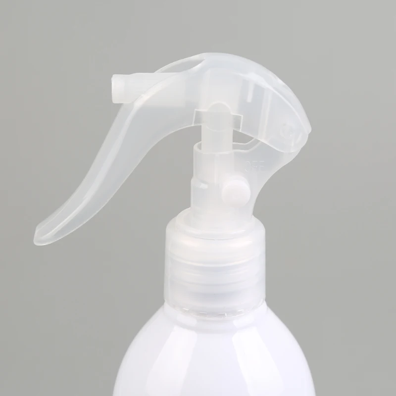 PET spray bottle with mini trigger sprayer